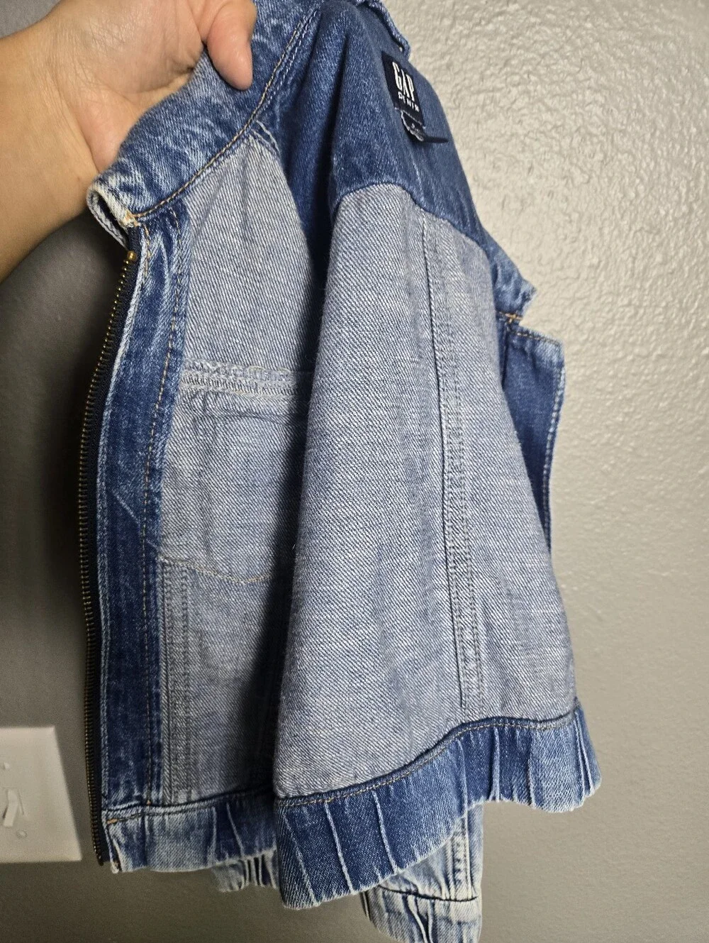 Gap Fall 2024 Iconic Bomber Denim Jacket Size 5